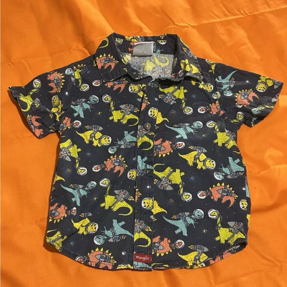Wrangler Button Down Shirt with Lightweight Fabric